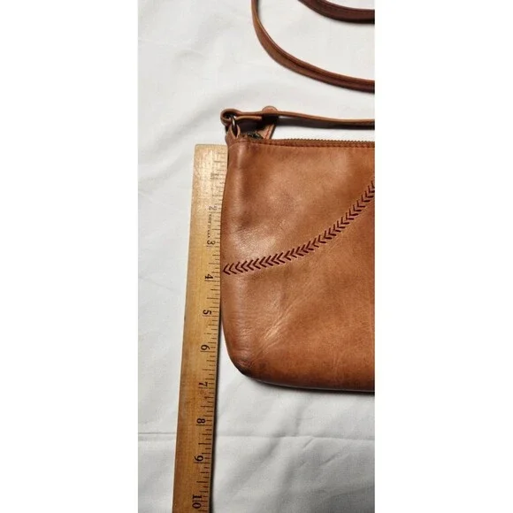 Rawlings Genuine Leather Purse Clutch Wristlet Baseball Stitch Zip Closure - Picture 11 of 11